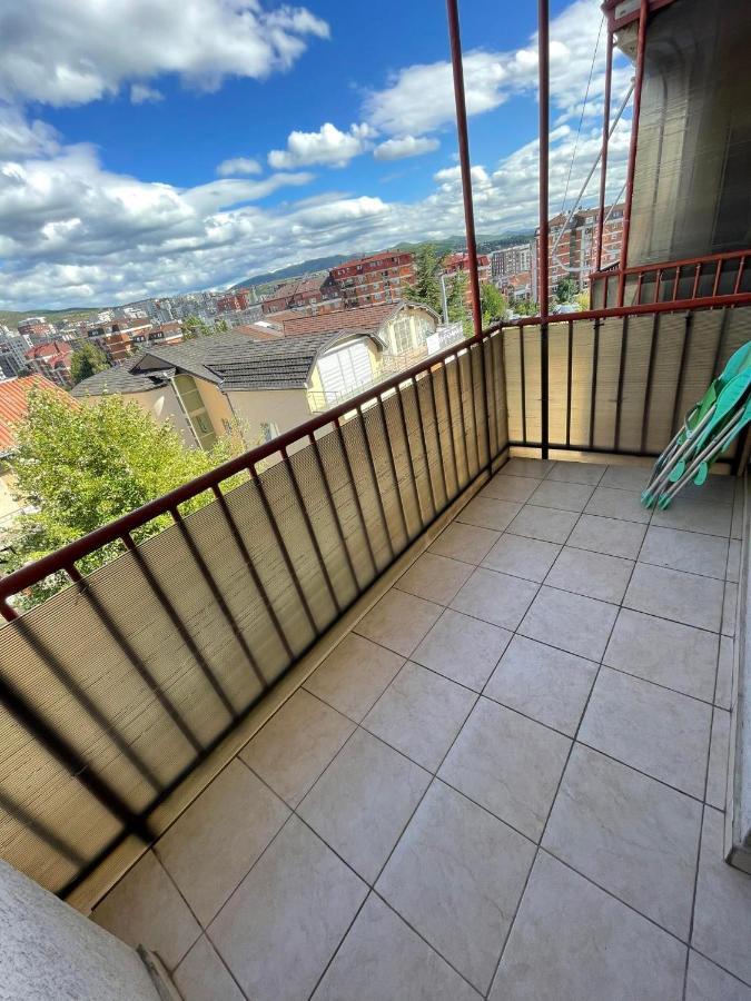 Mexican Touch Apartment With Parking Garage พริสตีนา ภายนอก รูปภาพ